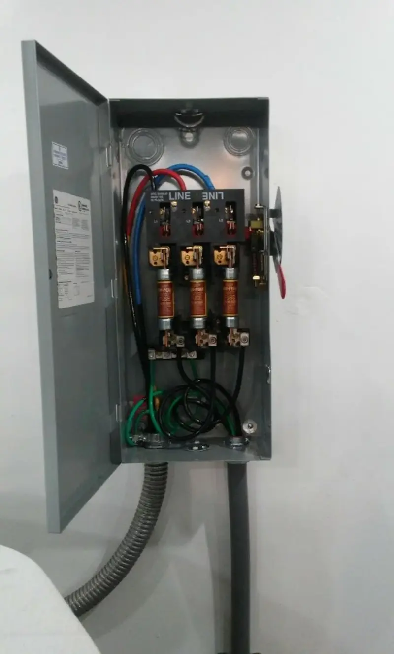Three-phase disconnect switch installed for Electrical Wiring & Rewiring in Fort Hunt